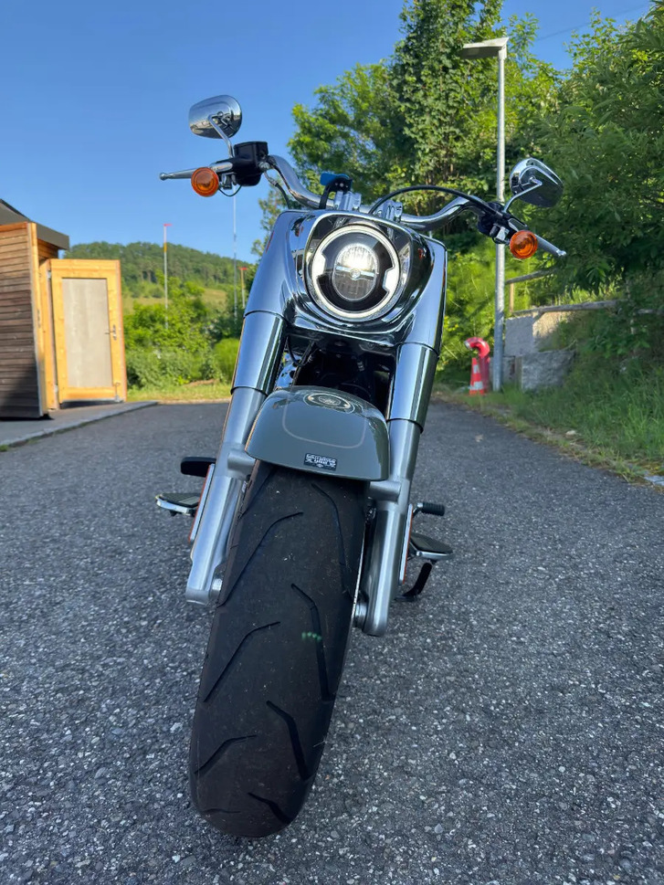 Harley-Davidson Fat Boy 114: Stilvoll und kraftvoll HARLEY-DAVIDSON HARLEY-DAVIDSON FLFBS Fat Boy 114