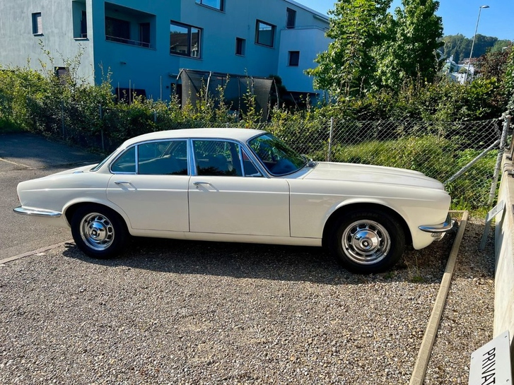 Jaguar XJ-6  2.8