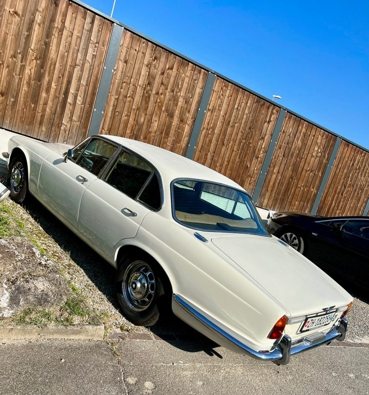 Eleganter Jaguar XJ-6 2.8 - Veteran mit Stil Jaguar Jaguar XJ-6 2.8