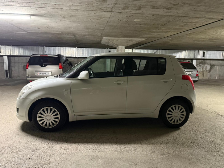 Suzuki Swift 1.3 GL 4WD mit Navi & Neue Winterreifen Suzuki Suzuki Swift 1.3 GL Top 4WD