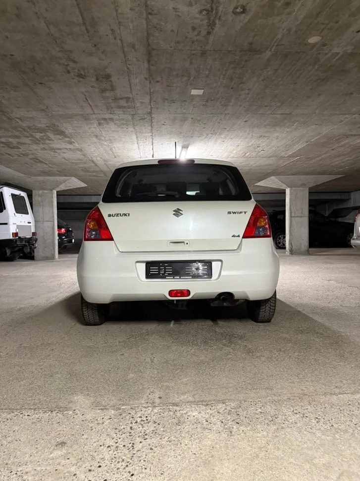 Suzuki Swift 1.3 GL 4WD mit Navi & Neue Winterreifen Suzuki Suzuki Swift 1.3 GL Top 4WD