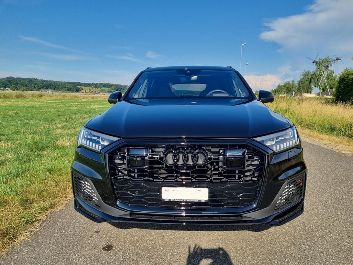 Luxuriöser Audi SQ7 SUV 4.0 V8 TFSI kaufen Audi Audi SQ7 SUV 4.0 V8 TFSI quattro T-Tronic