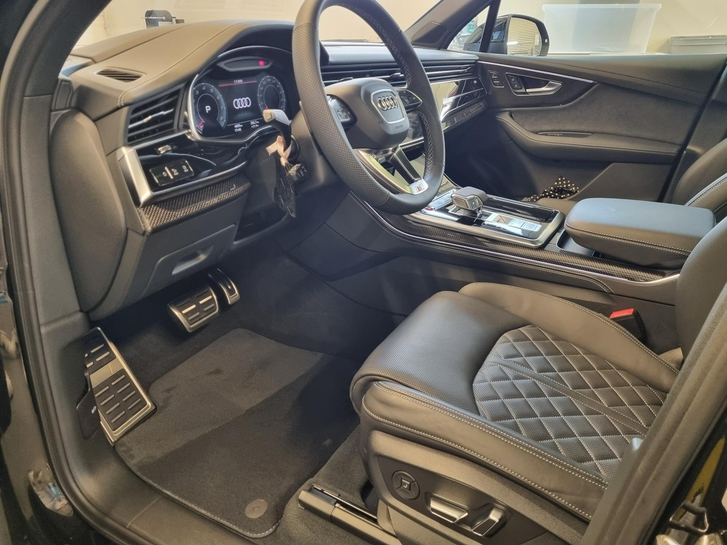 Luxuriöser Audi SQ7 SUV 4.0 V8 TFSI kaufen Audi Audi SQ7 SUV 4.0 V8 TFSI quattro T-Tronic