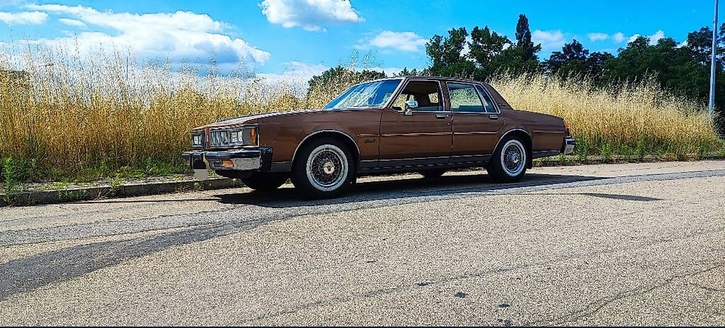 Oldsmobile  Delta 88 Royale