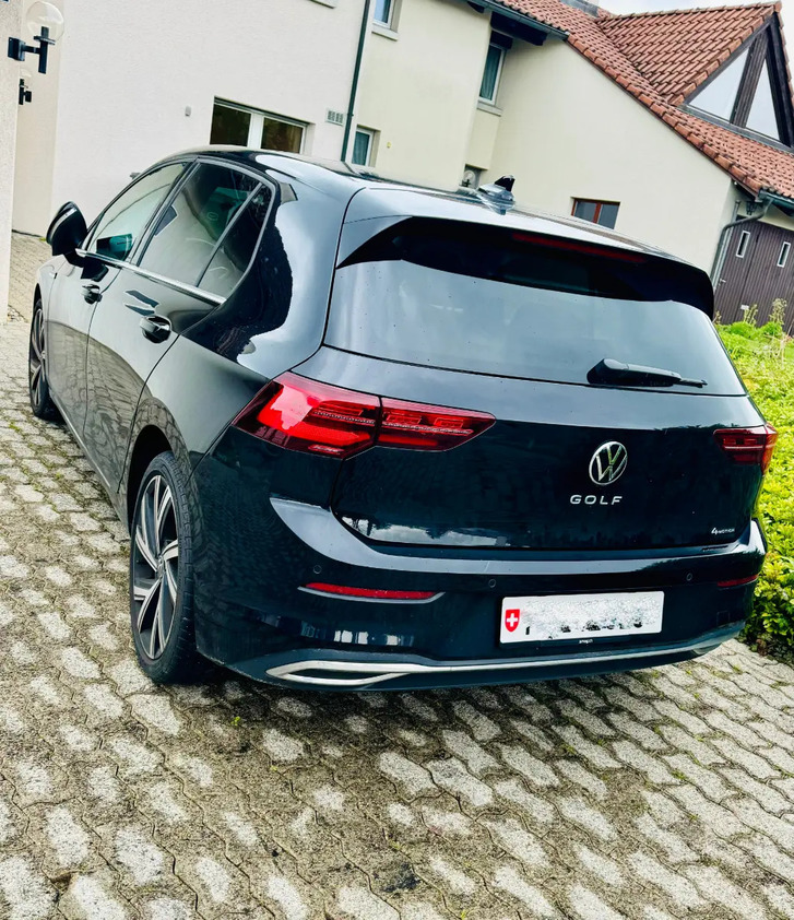 VW Golf VIII 2.0 TSI Style DSG im Top-Zustand VW VW Golf VIII 2.0 TSI Style DSG 4motion