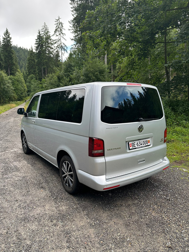 VW T5 Multivan 2.0 TDI - Top Ausstattung, gepflegt VW VW T5 Multivan 2.0 TDI 180 BMT FA Cup DSG 4m