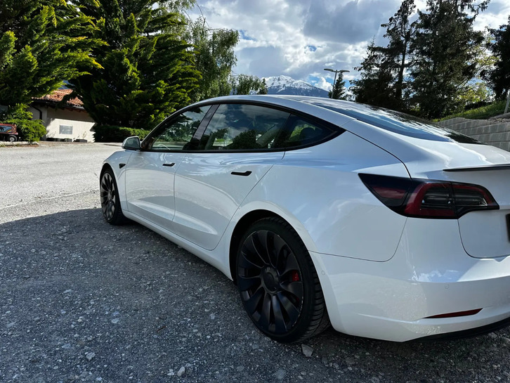 Tesla Model 3 Performance D