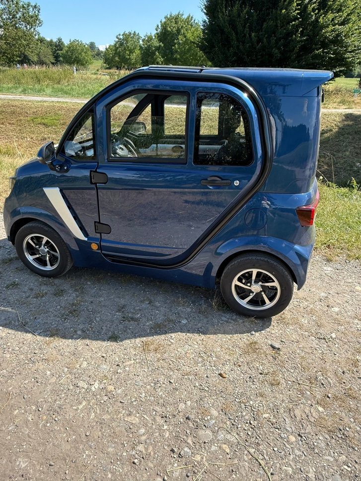 UMM  YD4000 Leichtmotorfahrzeug