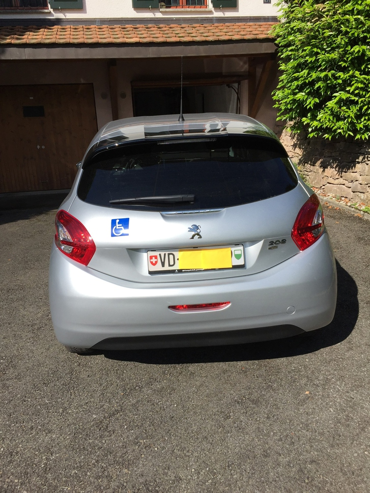Peugeot 208 1.2 PureTech Active EGS S/S