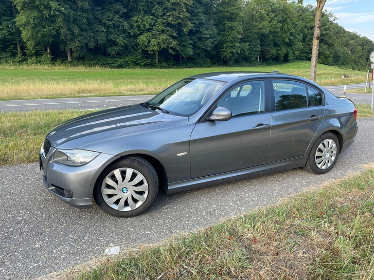 BMW 3er Reihe E90 320i