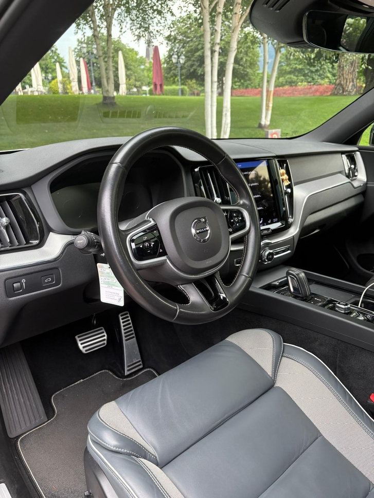 Volvo XC60 R-Design AWD â?? Top Ausstattung, Jetzt! Volvo Volvo XC60 2.0 B4 MH R-Design AWD