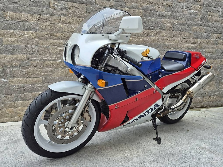 Honda VFR 750 R - RC30