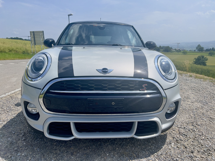 Sportlicher Mini Cooper F56 in WeiÃ?-Silber Mini Mini Mini F56 1.5i Cooper