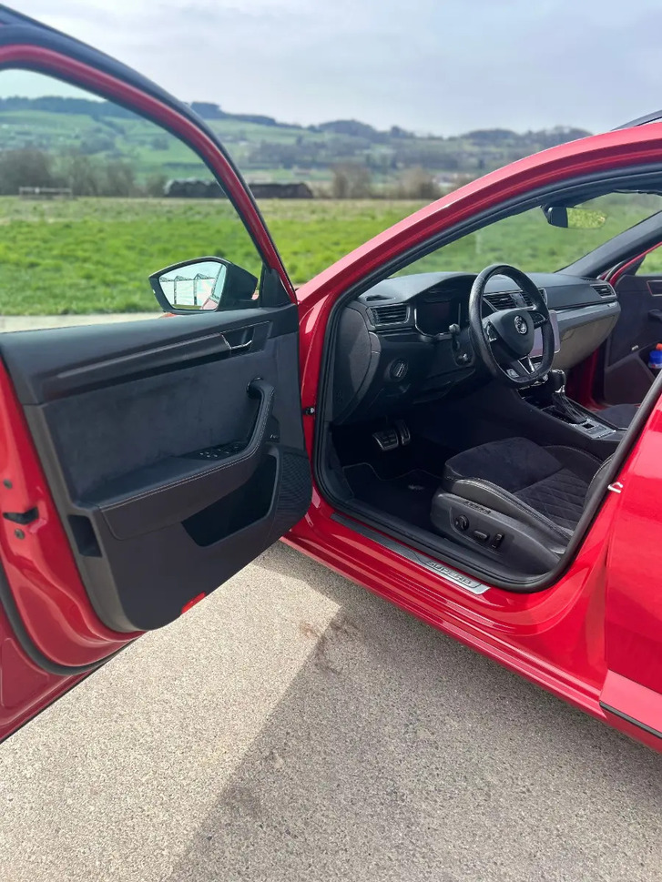 Skoda Superb Combi 2.0 TDI SportLine 4x4 DSG Skoda Skoda Superb Combi 2.0 TDI 190 SportLine 4x4 DSG