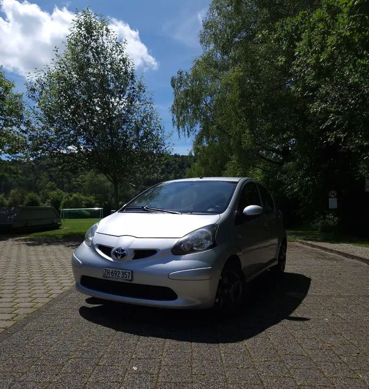 Toyota Aygo 1.0 VVT-i Linea Terra - Jetzt entdecken! Toyota Toyota Aygo 1.0 VVT-i Linea Terra