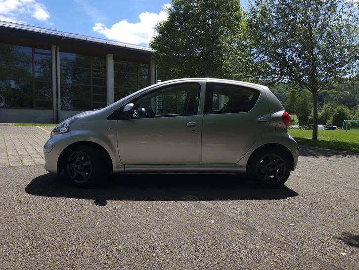 Toyota Aygo 1.0 VVT-i Linea Terra - Jetzt entdecken! Toyota Toyota Aygo 1.0 VVT-i Linea Terra