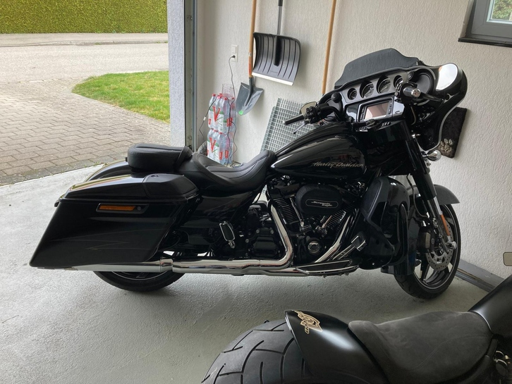 Harley-Davidson FLHXSE Street Glide CVO 114 ABS HARLEY-DAVIDSON HARLEY-DAVIDSON FLHXSE Street Glide ABS CVO 114