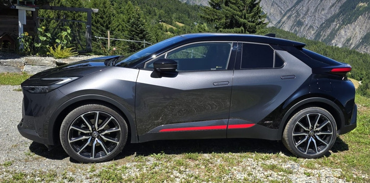 Toyota C-HR 2.0 VVTi HSD GR Sport â?? Top-Ausstattung Toyota Toyota C-HR 2.0 VVTi HSD GR Sport