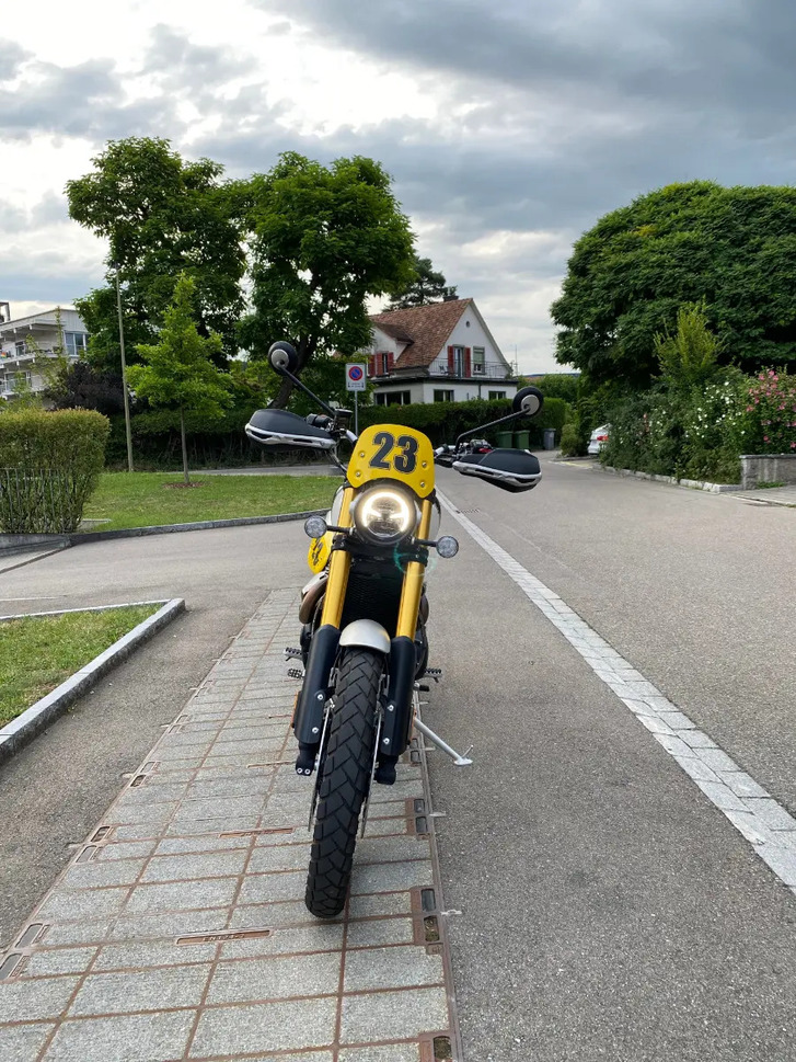Triumph Scrambler 1200 XE, gepflegt und personalisiert TRIUMPH TRIUMPH Scrambler 1200 XE