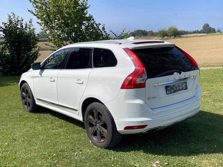 Volvo XC60 D5 Summum AWD in Top Zustand Volvo Volvo XC60 2.4 D5 Summum AWD
