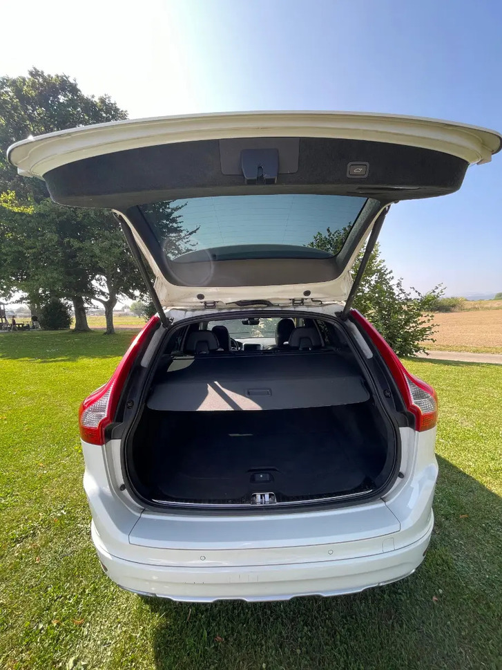 Volvo XC60 D5 Summum AWD in Top Zustand Volvo Volvo XC60 2.4 D5 Summum AWD