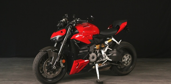 DUCATI Streetfighter V2