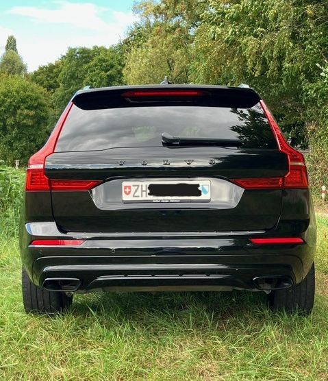 Eleganter Volvo XC60 T5 R-Design AWD in Top-Zustand Volvo Volvo XC60 2.0 T5 R-Design AWD