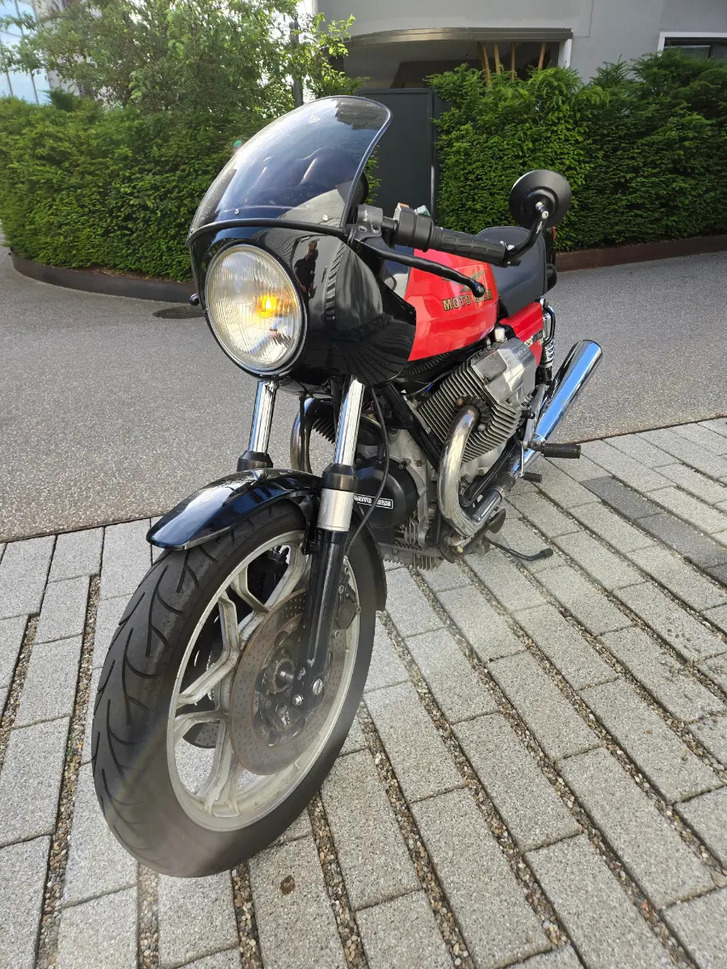 MOTO GUZZI 850 LE MANS III