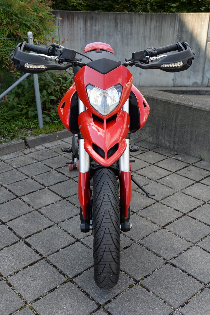 DUCATI HYPERMOTARD 796