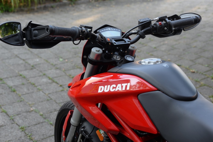 DUCATI HYPERMOTARD 796