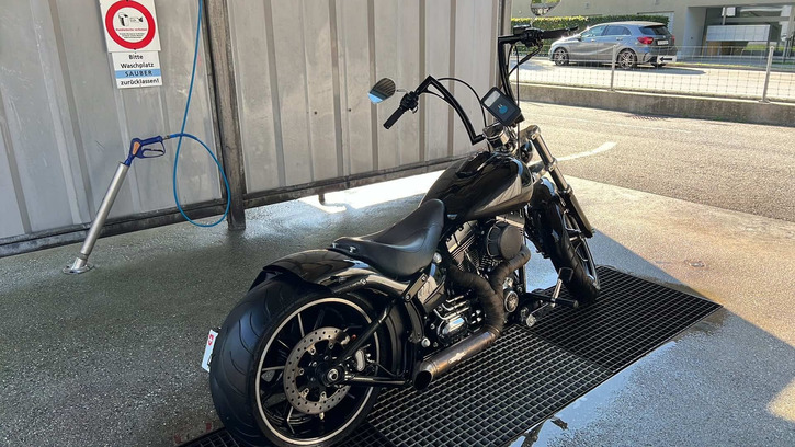 HARLEY-DAVIDSON FXSB Breakout 103 ABS