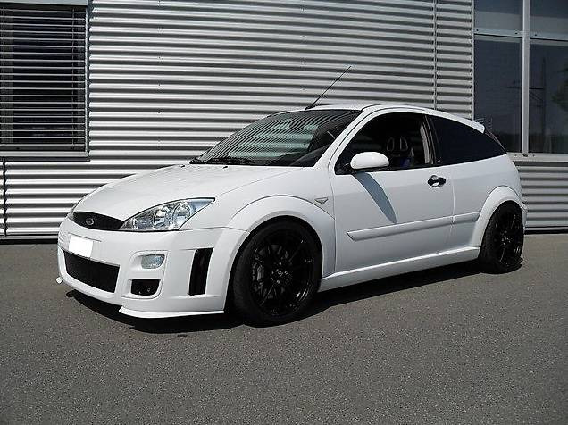 Ford Focus 2.0i 16V Turbo RS