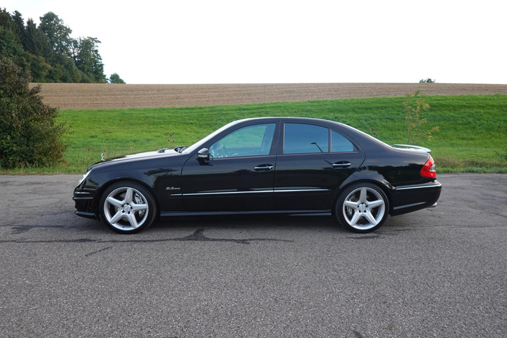 Mercedes-Benz E-Klasse W211 E 63 V8 AMG
