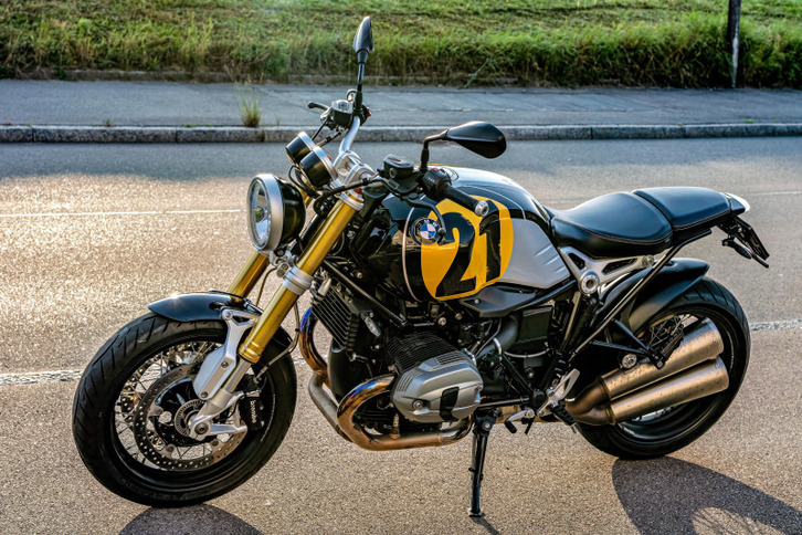 BMW R nine T