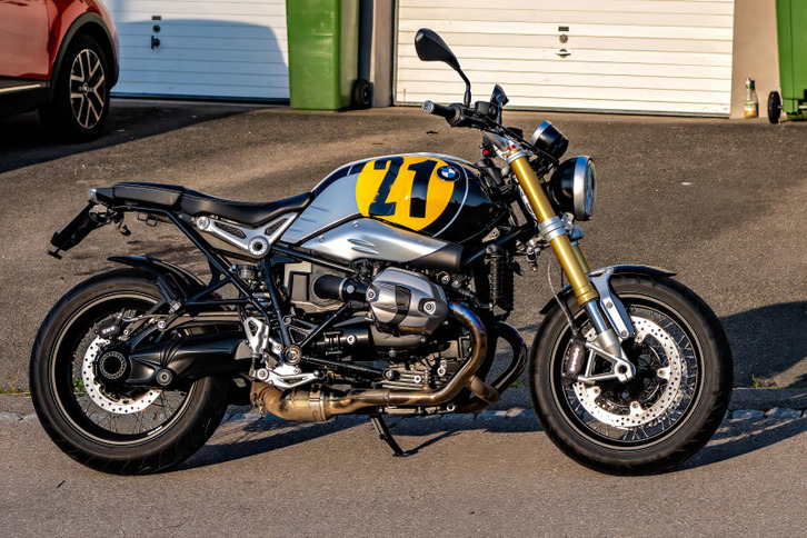 BMW R nine T
