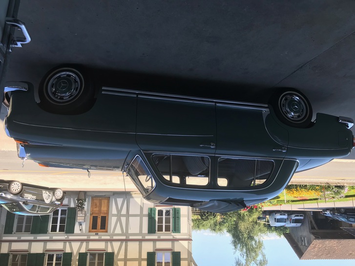 Mercedes-Benz 220 S Ponton