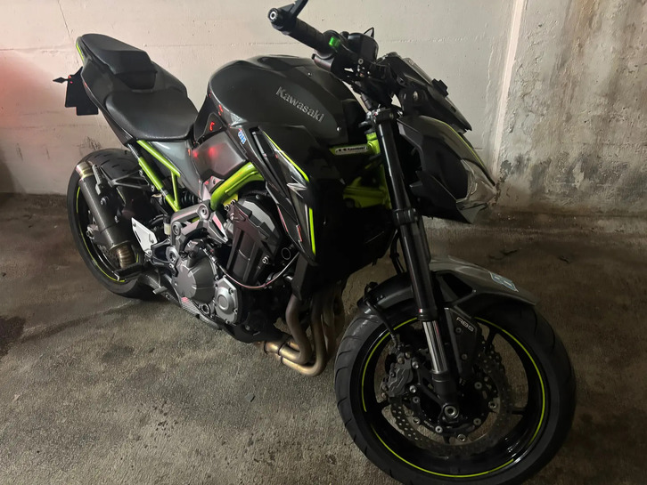 KAWASAKI Z 900