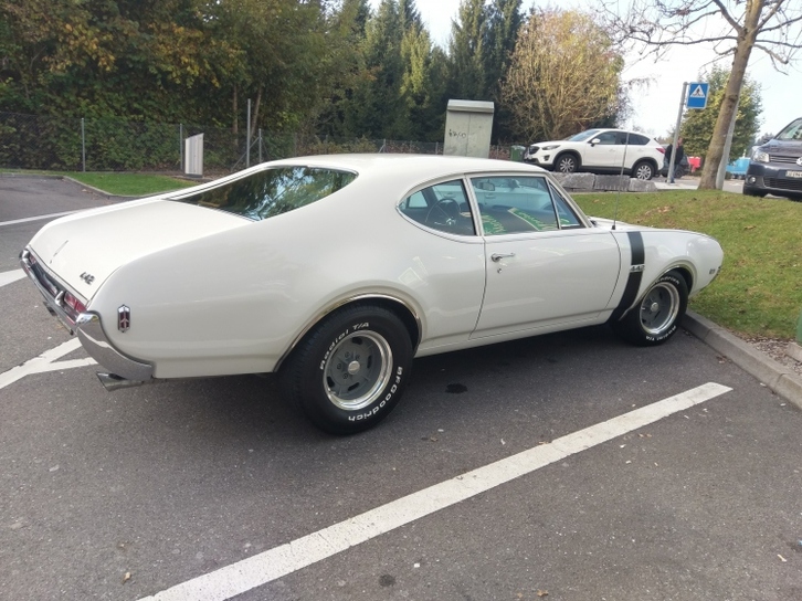 OLDSMOBILE 442 Coupe