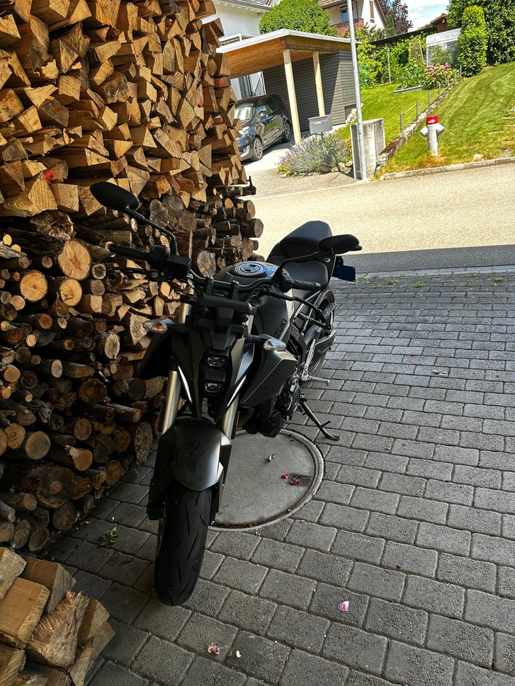Suzuki GSX 8 S (35kW) - Jetzt Verfügbar! Suzuki Suzuki GSX 8 S (35kW)