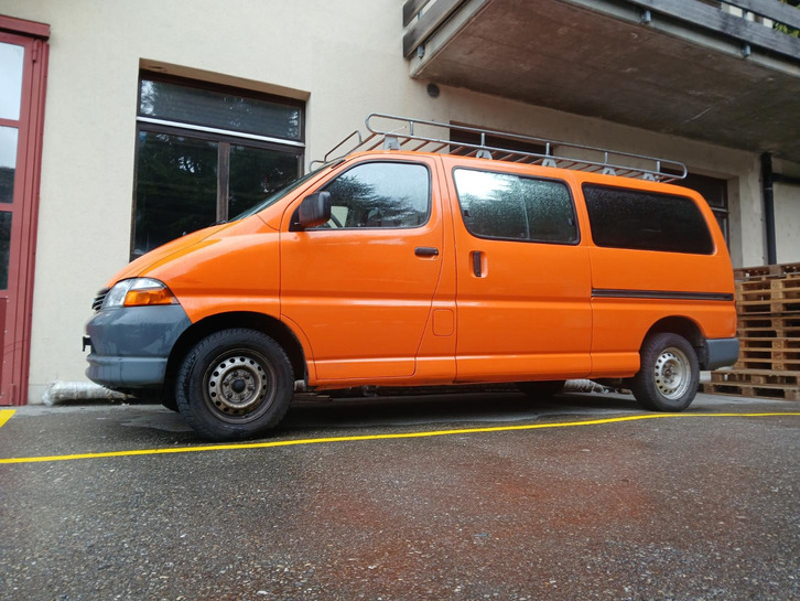 Toyota HIACE Kombi 2.5 D-4D 3 P.