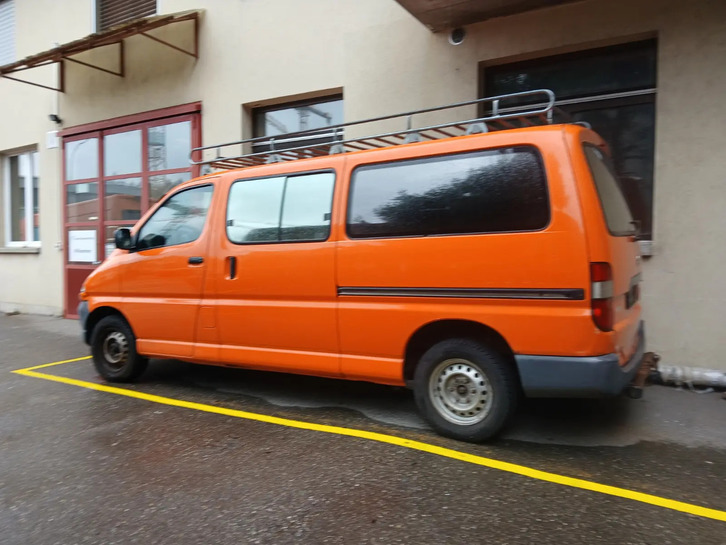 Toyota HIACE Kombi 2.5 D-4D 3 P.