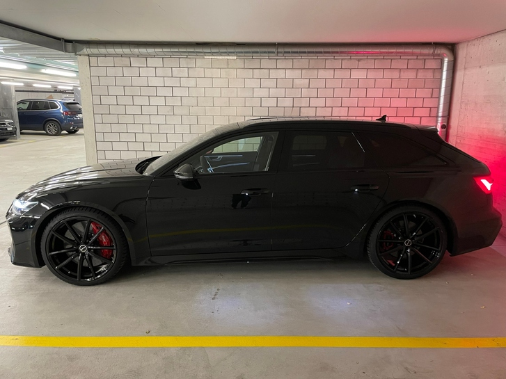 Audi RS6 Avant Quattro | Vollausstattung | Top Zustand Audi Audi RS6 Avant 4.0 V8 TFSI quattro T-Tronic