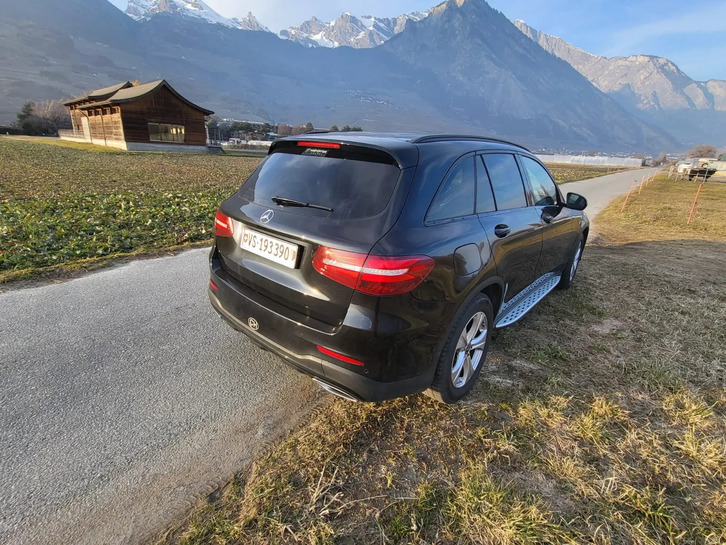 Mercedes-Benz GLC 250 AMG Line - Top gepflegt Mercedes-Benz Mercedes-Benz GLC-Klasse X253 GLC 250 AMG Line 4m