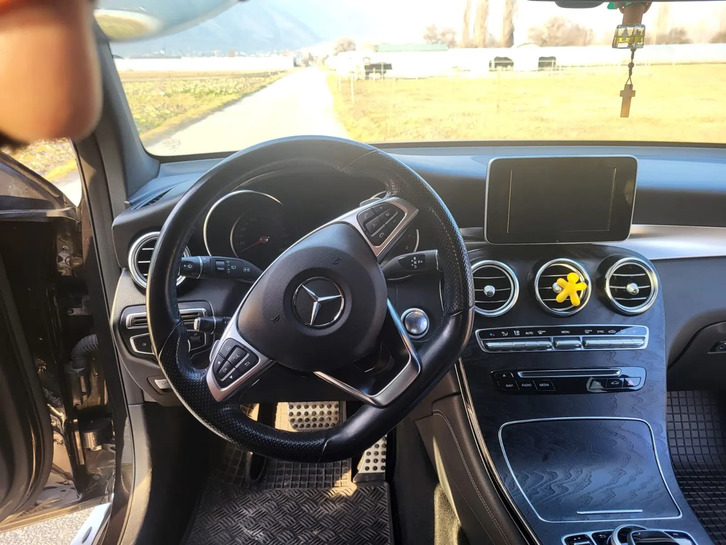 Mercedes-Benz GLC 250 AMG Line - Top gepflegt Mercedes-Benz Mercedes-Benz GLC-Klasse X253 GLC 250 AMG Line 4m