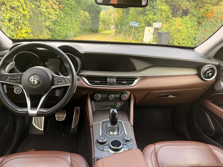 Alfa Romeo Stelvio 2.0 Q4 280 Ti â Luxuriös und Sportlich Alfa Romeo Alfa Romeo Stelvio 2.0 Q4 280 Ti