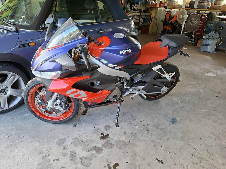 APRILIA RS 660 mit Akrapovic, nur 5500km, Neureifen APRILIA APRILIA RS 660