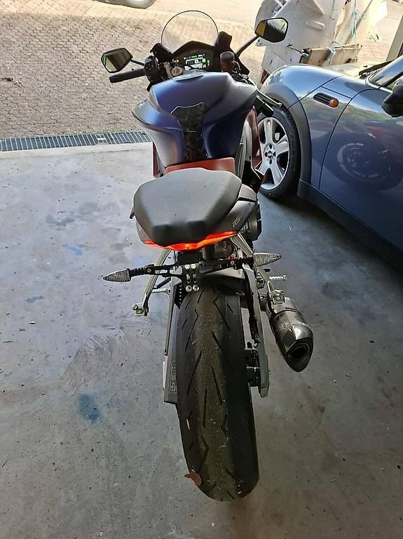 APRILIA RS 660 mit Akrapovic, nur 5500km, Neureifen APRILIA APRILIA RS 660
