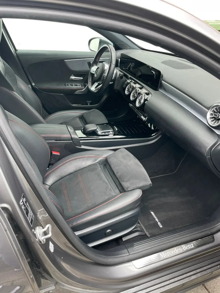 Mercedes-Benz A 180 AMG Line - Stilvolles Fahrerlebnis Mercedes-Benz Mercedes-Benz A-Klasse W177 A 180 AMG Line