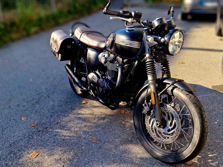 Triumph Bonneville T120 Black in Top Zustand TRIUMPH TRIUMPH Bonneville T120 Black