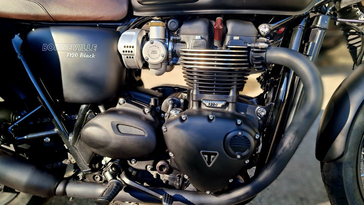 Triumph Bonneville T120 Black in Top Zustand TRIUMPH TRIUMPH Bonneville T120 Black